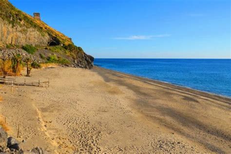 nuda in spiaggia|23 Best Nude Beaches in Italy: Naturist Paradises